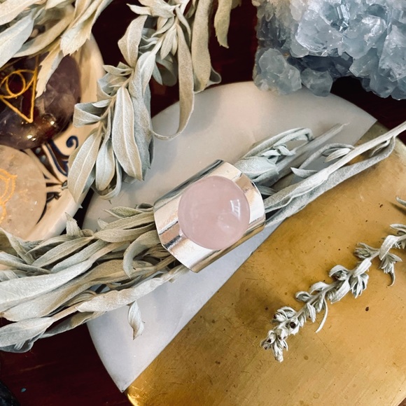 Rose Quartz Sphere Ring ♡ - Picture 3 of 4